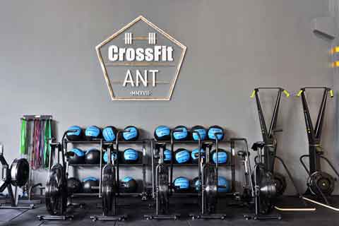logo in polistirolo per palestra CrossFit