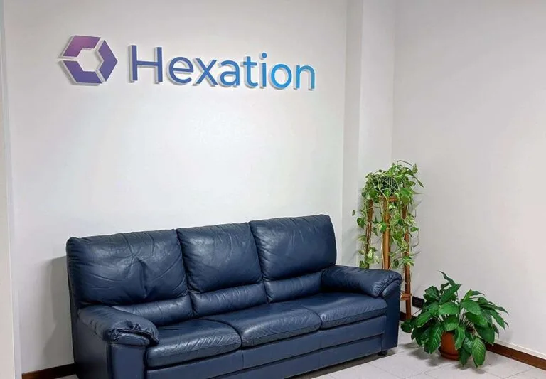Scritte in polistirolo 3d personalizzate per sale d'attesa Exation - progetto versione Prestige