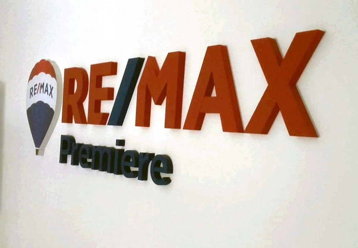 Scritte in polistirolo 3d personalizzate per agenzie immobiliari Remax - progetto versione Premium