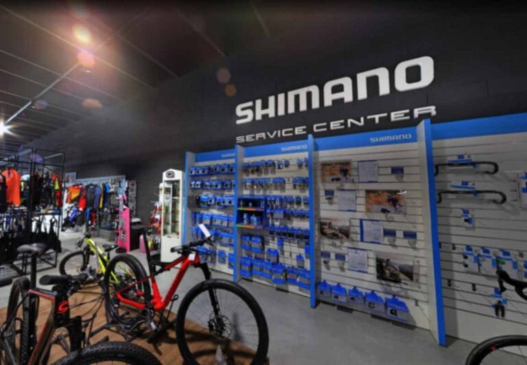 Scritte in polistirolo 3d personalizzate per showroom Shimano - progetto versione Premium