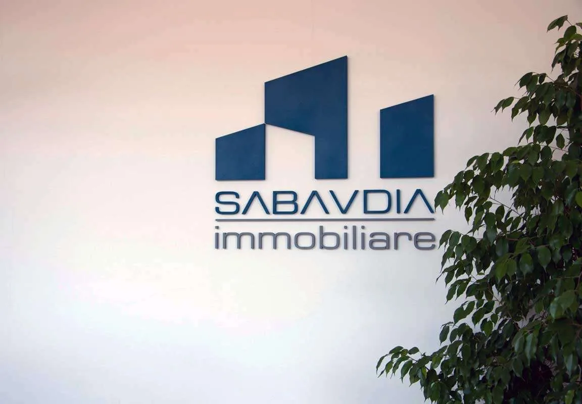Scritte in polistirolo 3d personalizzate per l'agenzia immobiliare Sabaudia - progetto versione Premium