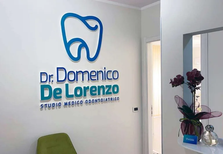 Scritte in polistirolo 3d personalizzate per lo studio medico odontoiatrico del Dottor De Lorenzo - progetto versione Prestige